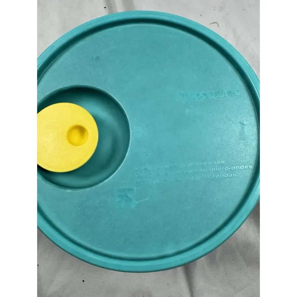 Vintage Tupperware Wonderlier Bowl w Vent N Serve Lid Green #233-4 USA